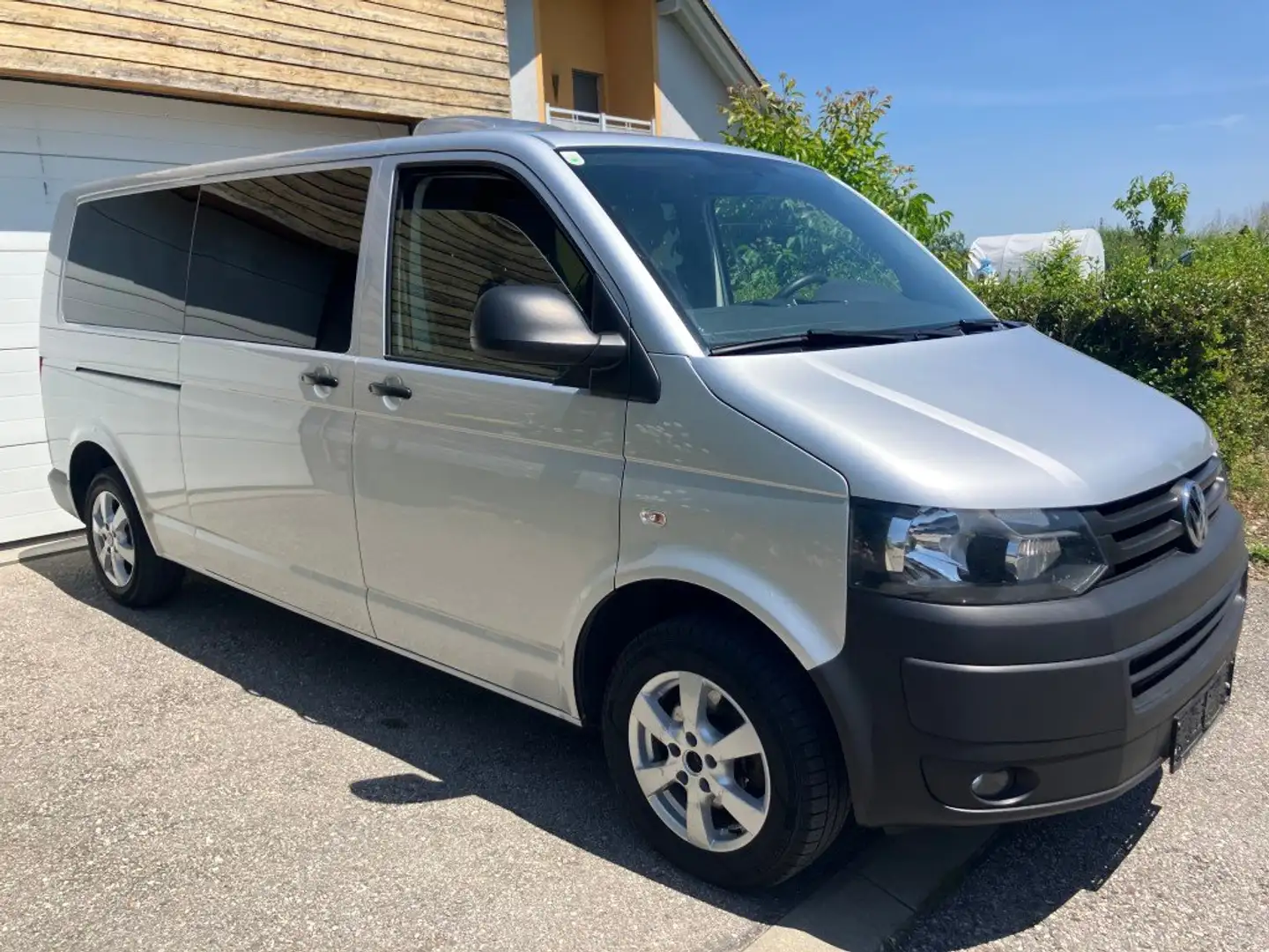 Volkswagen T5 Kombi LR 2,0 BMT TDI 4motion D-PF Kleinbus Argent - 2