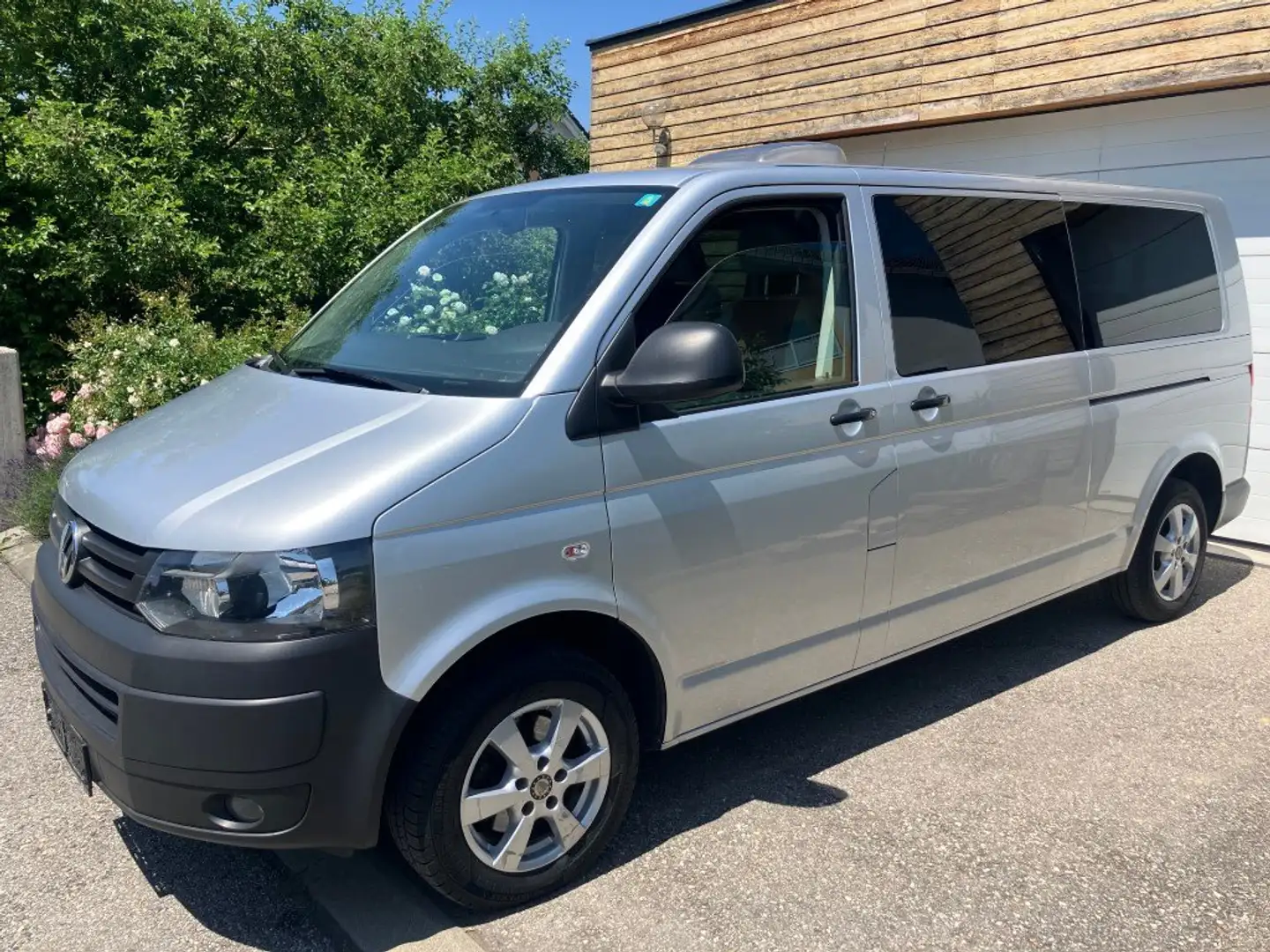 Volkswagen T5 Kombi LR 2,0 BMT TDI 4motion D-PF Kleinbus Argent - 1