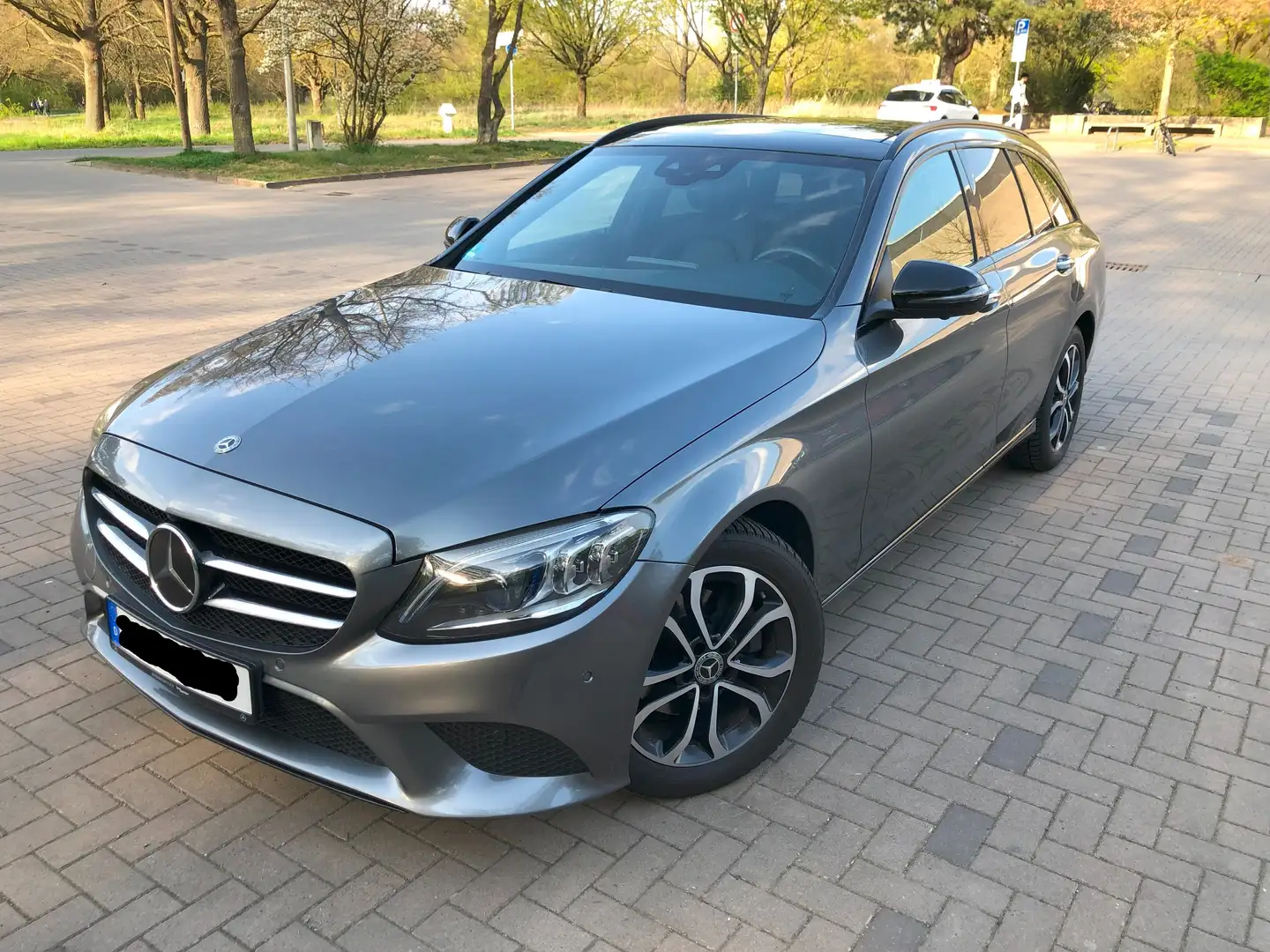 Mercedes-Benz C 220 D T-Mod, M-Beam, Panorama, Avantgarde, Night-Paket Grau - 2