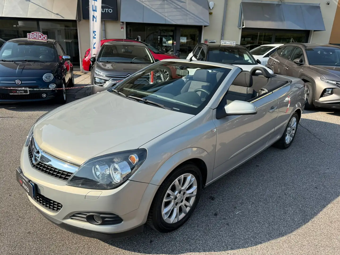 Opel Astra CABRIO Twintop 1.6 Cosmo 115cv UNICOPROPRIETARIO Grijs - 1