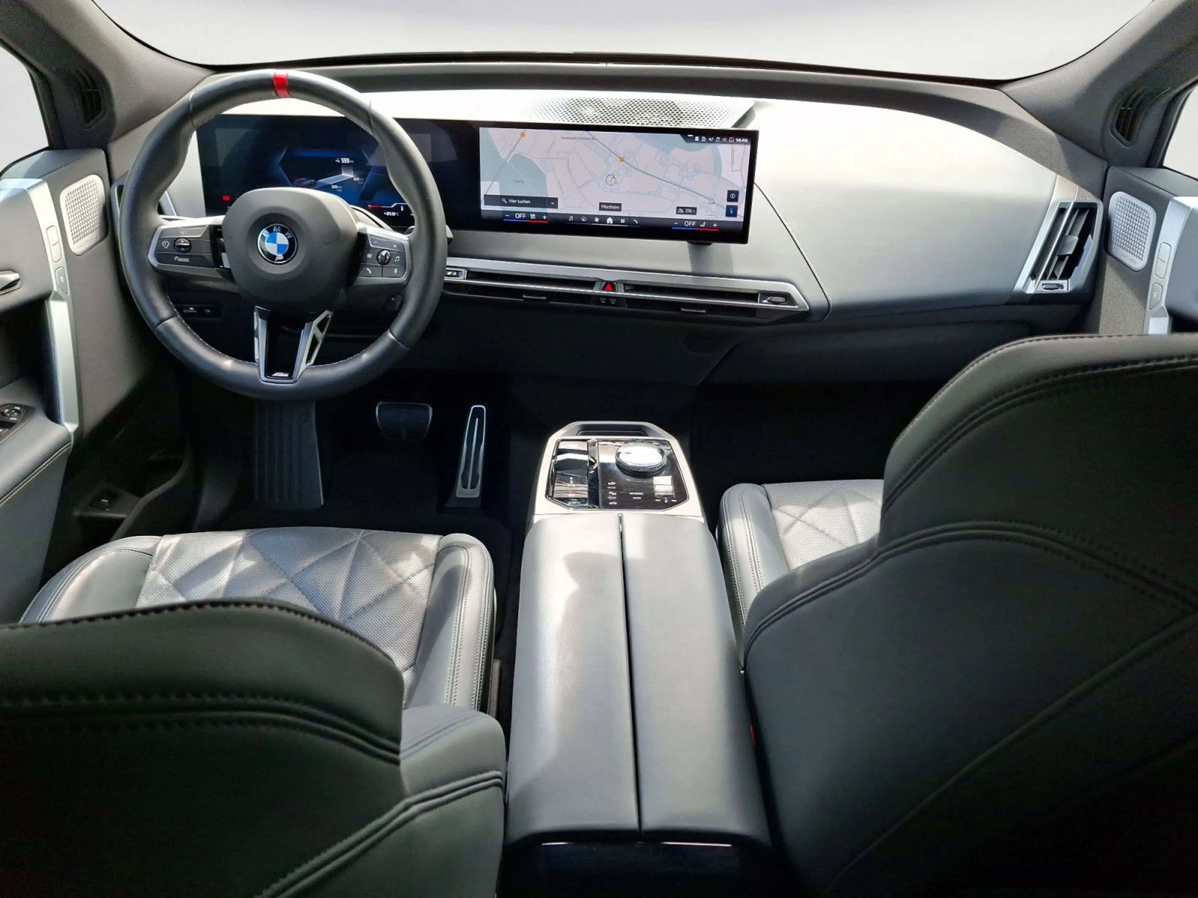 BMW iX M70 xDrive Innovationsp. Integral-Aktivlenk.I — photo 12