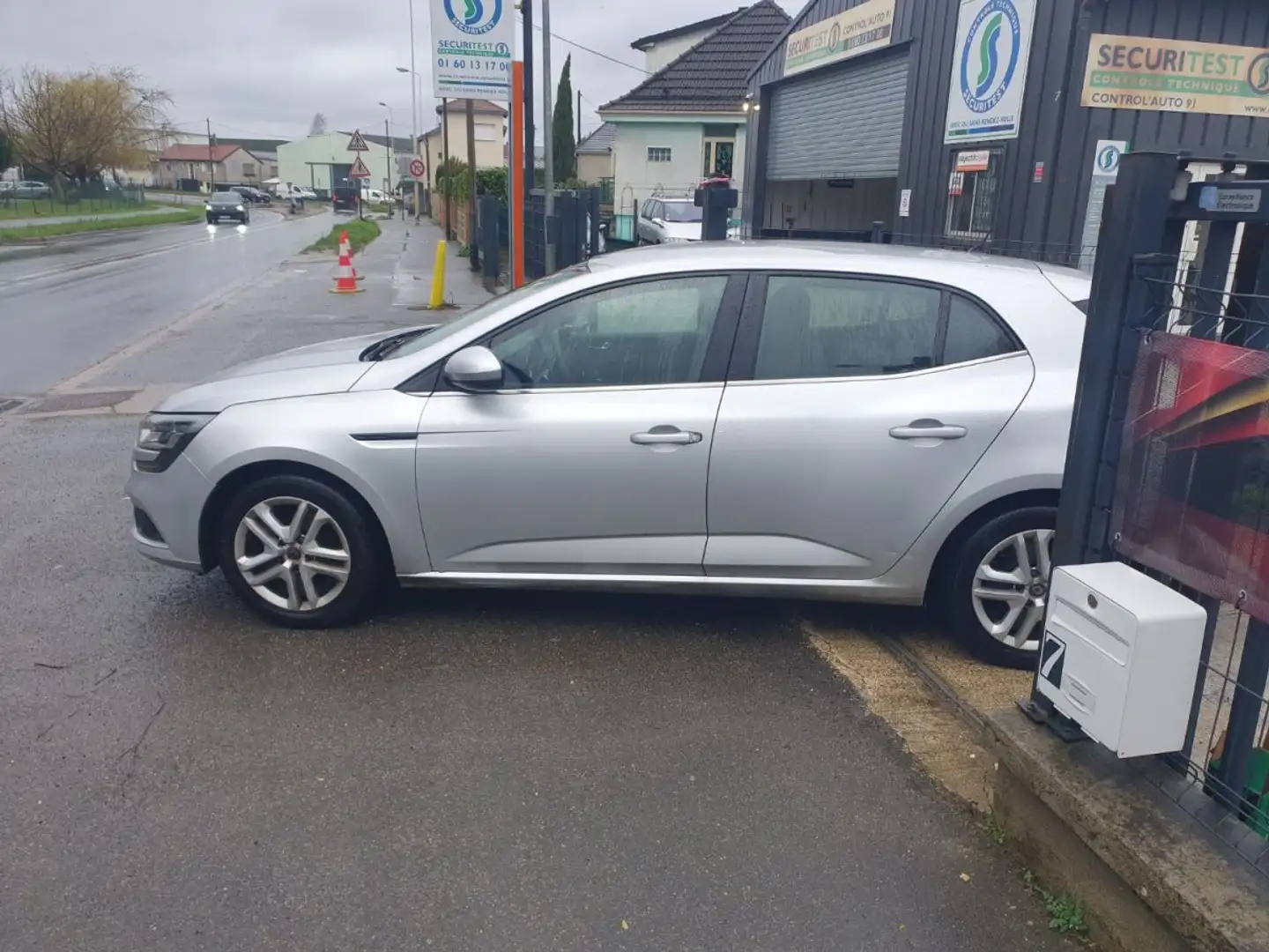 Renault Megane 1.2 TCe 100ch energy Life Gris - 2