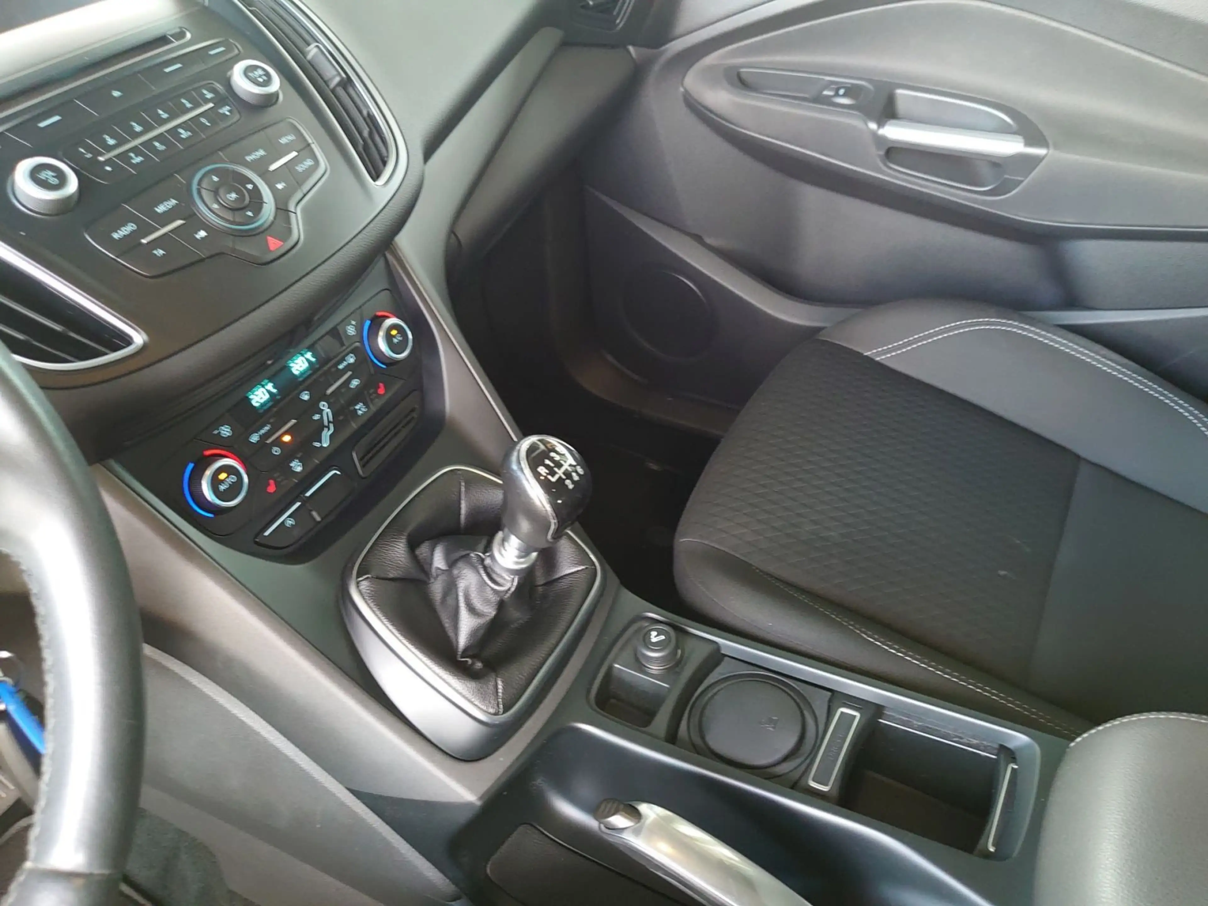 Ford C-Max C-MAX Cool & Connect / Anhängerkupplung — photo 10