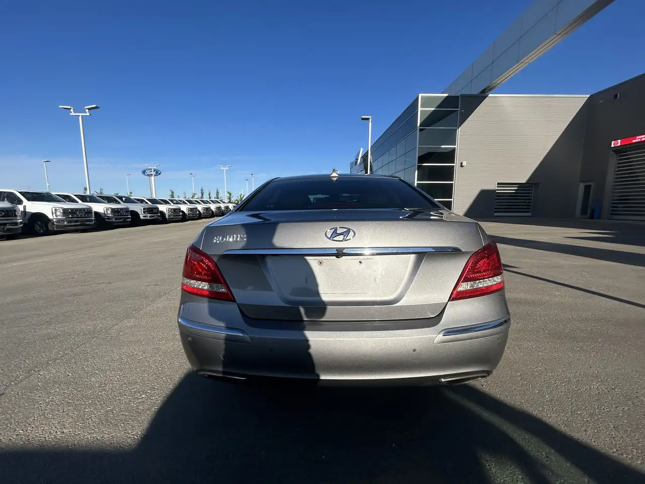 Hyundai Equus снимка Hyundai Equus