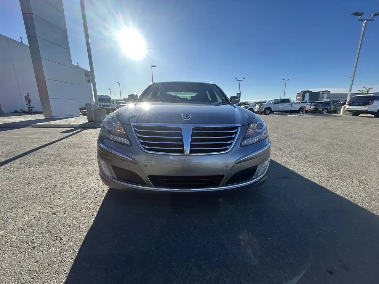 Hyundai Equus снимка Hyundai Equus