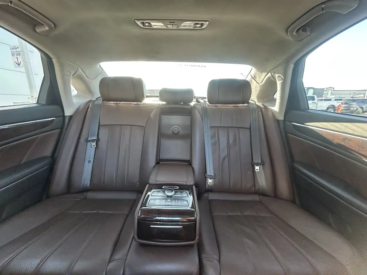 Hyundai Equus снимка Hyundai Equus