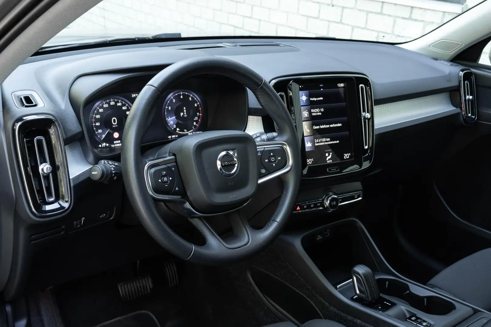 Volvo XC40 T2 Automaat Business Pro | Navigatie | Parkeersens Gris - 2