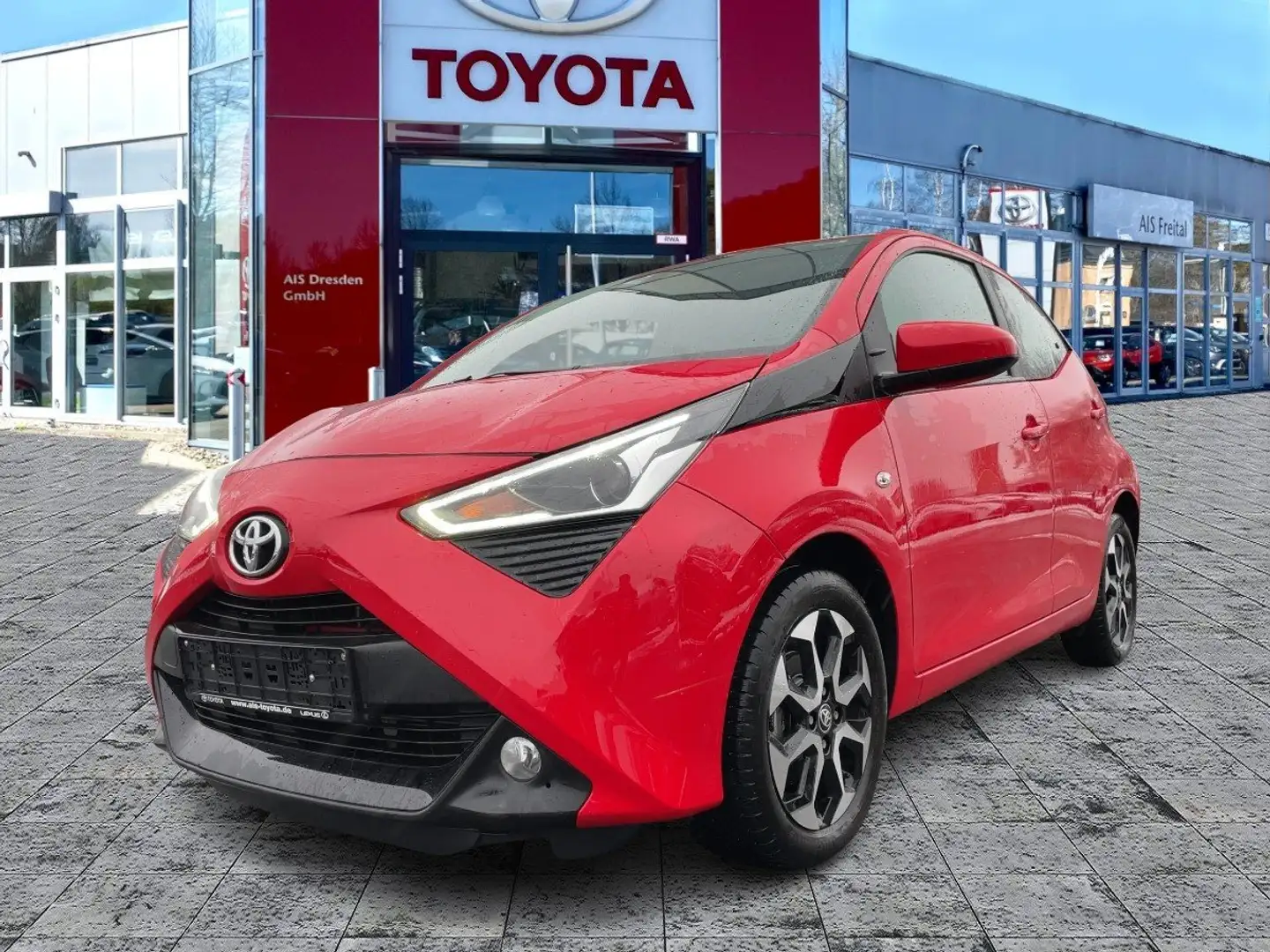 Toyota Aygo 1.0 x-play club Kam.+LM+Facelift+AUT Rosso - 1