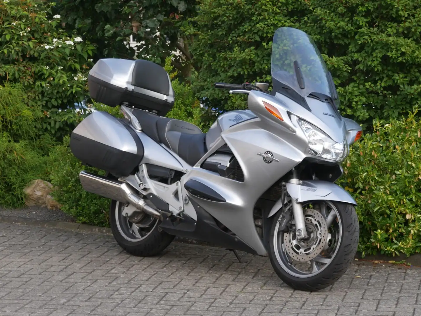 Honda ST 1300 Pan European Argent - 1