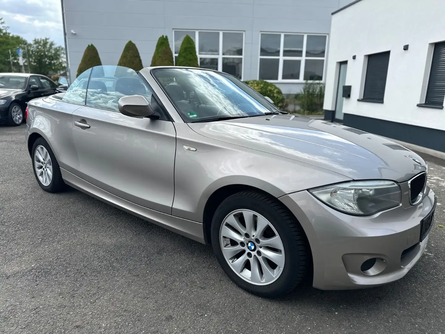 BMW 118 d Cabrio  Scheckheft Gepflegt ,TÜV NEU Zilver - 2