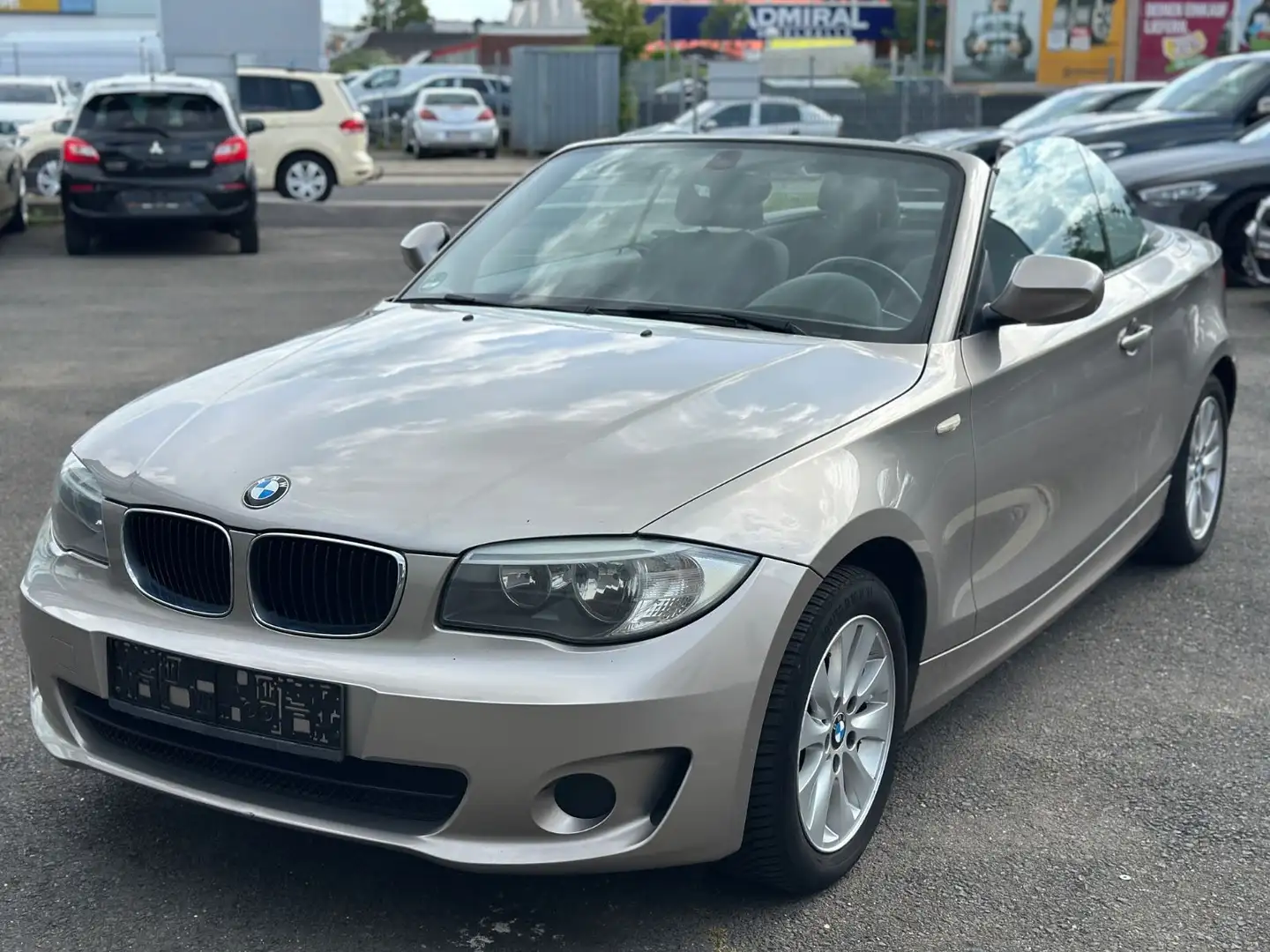 BMW 118 d Cabrio  Scheckheft Gepflegt ,TÜV NEU Zilver - 1