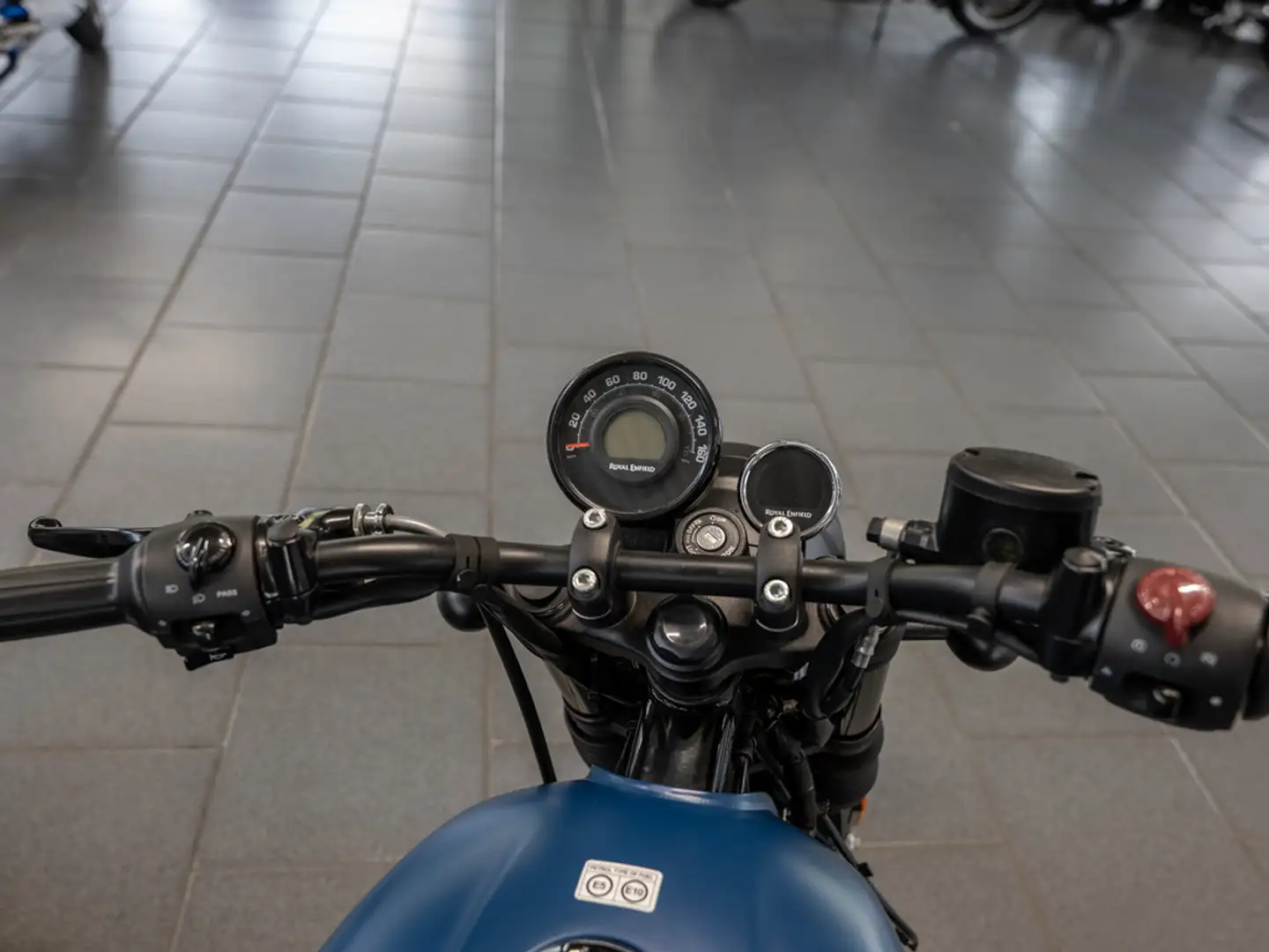 Royal Enfield Blau - 2