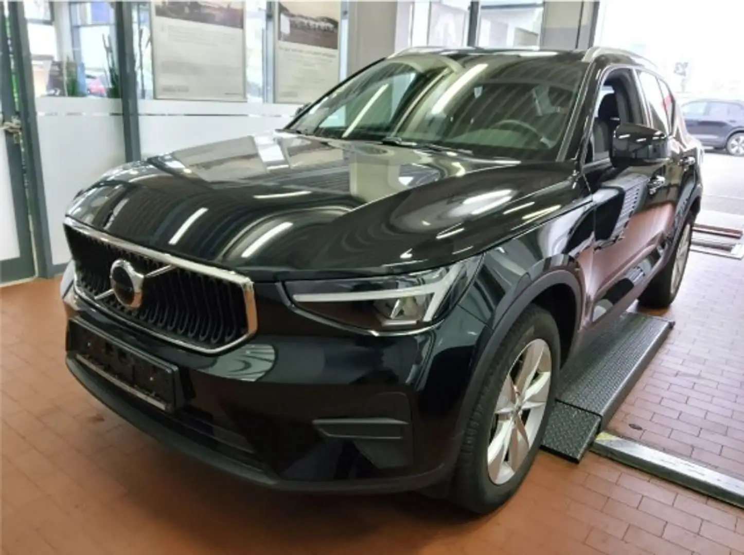 Volvo XC40 B3  Core +WINTERPAK+KAM+KEYLESS+187"LM+DAB+ Noir - 2