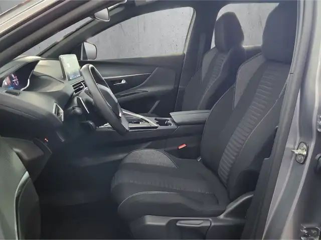 Peugeot 3008 view 9