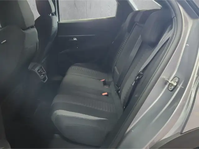 Peugeot 3008 view 8