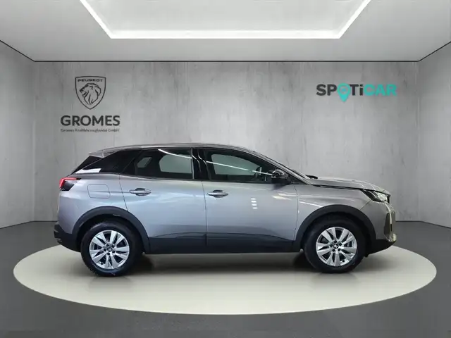 Peugeot 3008 view 2