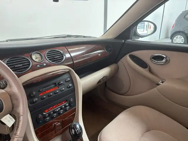 Rover 75 view 4