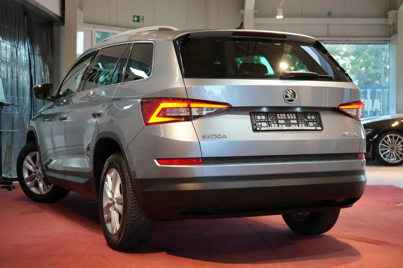 Skoda Kodiaq 1.5 TSI DSG Style *LED*CarPaly*AHK* Grau - 2