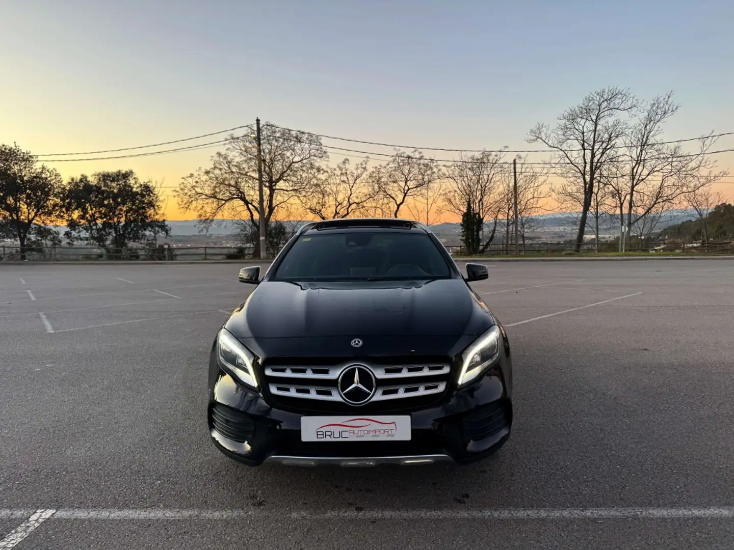 Mercedes-Benz GLA 250 4Matic 7G-DCT Negro - 2