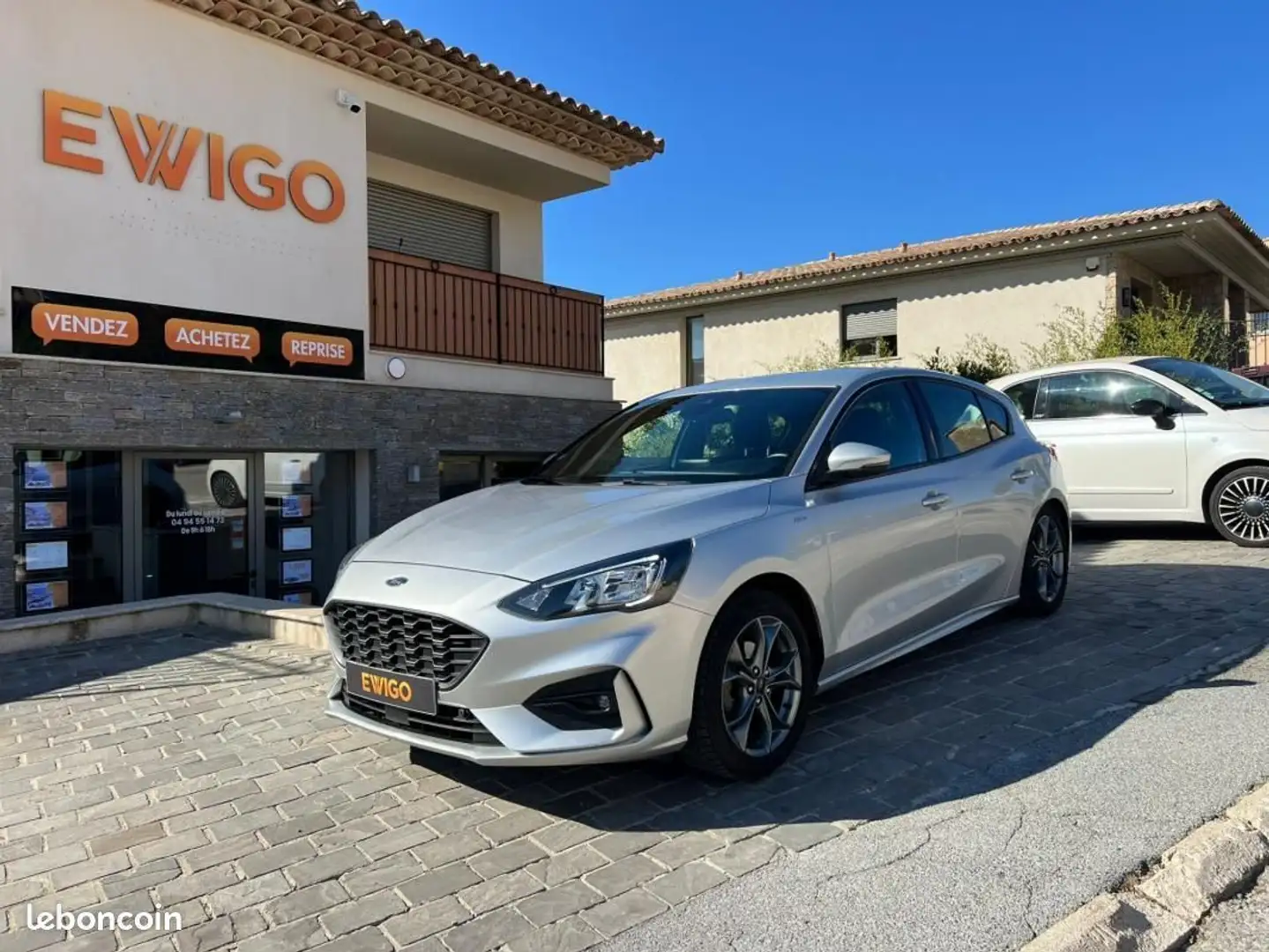 Ford Focus 1.0 Ecoboost 125ch ST Line Suivi à jour avec embrayage neuf Garantie 6 mois Gris - 1