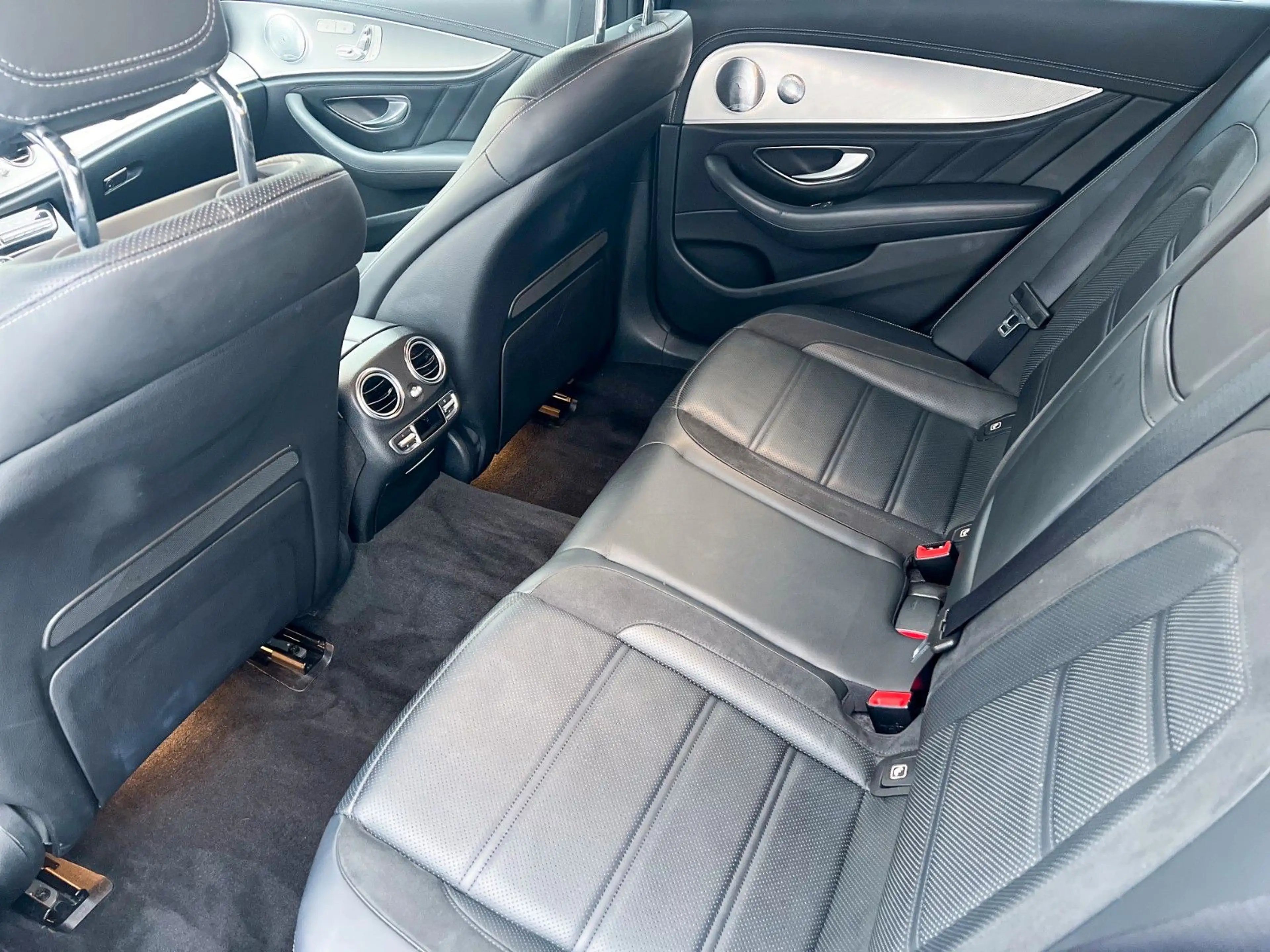 Mercedes-Benz E 63 AMG T 4Matic Standheizung Driver's Package — photo 8