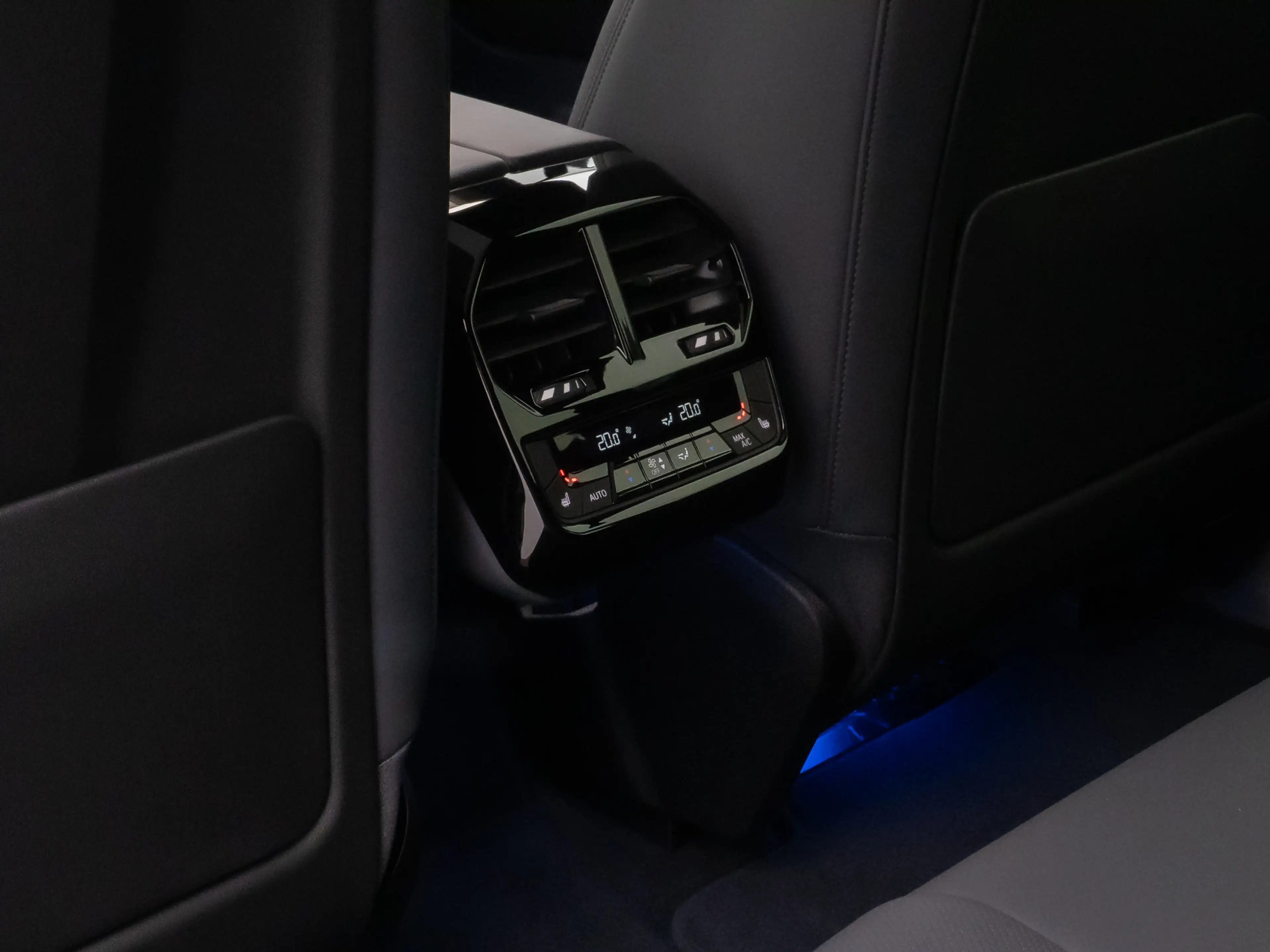 BMW iX Panorama 360°Laser B&W SoftCl Massage 22 — photo 26