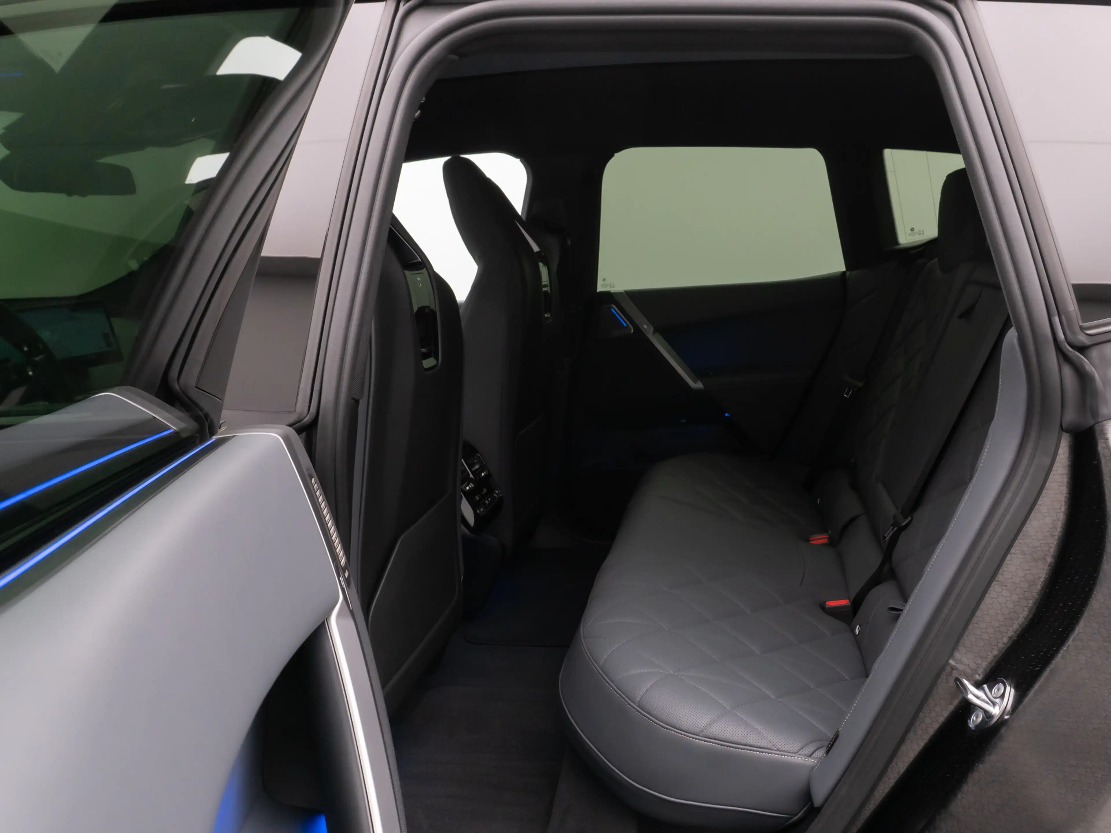 BMW iX Panorama 360°Laser B&W SoftCl Massage 22 — photo 24