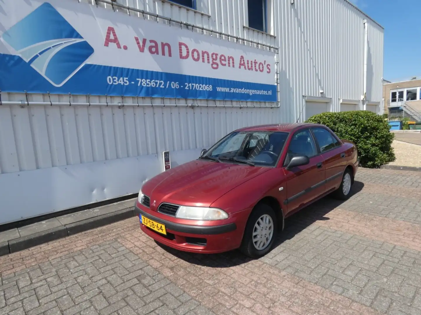 Mitsubishi Carisma 1.6 COMFORT,Stuurbekr,Airco,APK 11-10-2025 Roşu - 2