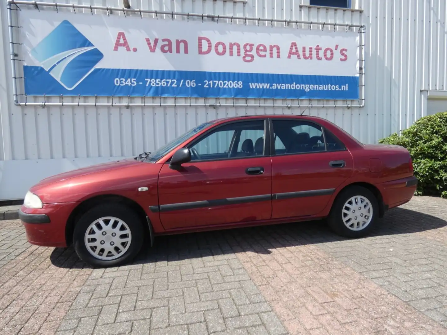 Mitsubishi Carisma 1.6 COMFORT,Stuurbekr,Airco,APK 11-10-2025 Roşu - 1