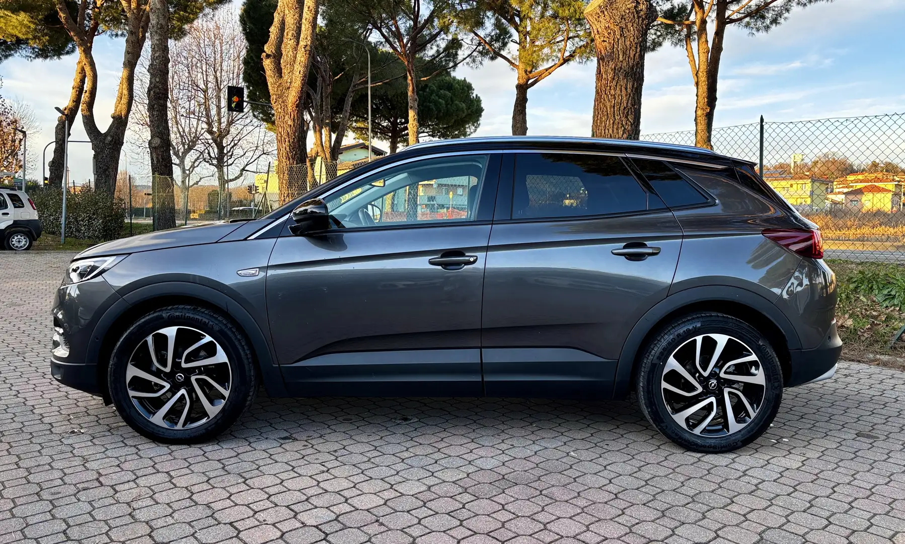 Opel Grandland X Grandland X 1.5 ecotec Ultimate s *GANCIO TRAINO* Gris - 2
