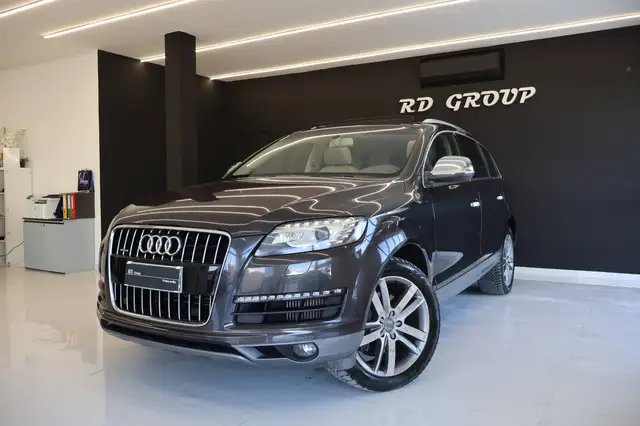 2010 Audi Q7 in Black for sale