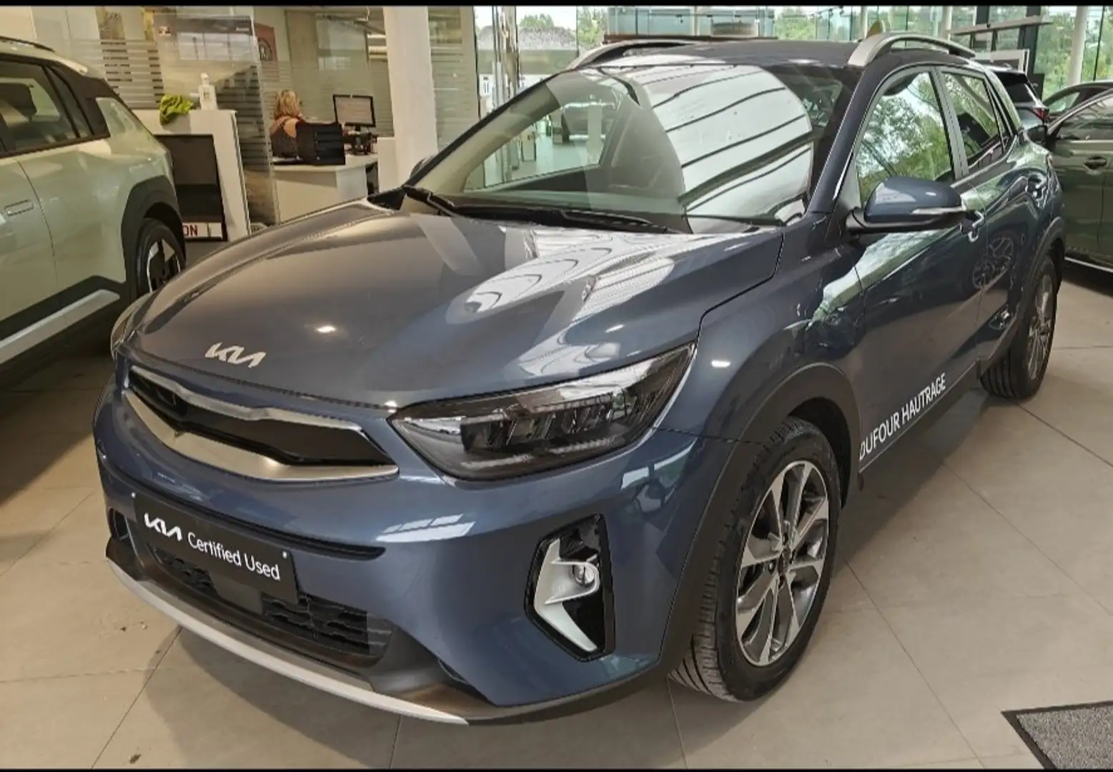 Kia Stonic 1.0 T Inspire Plus ISG Bleu - 1