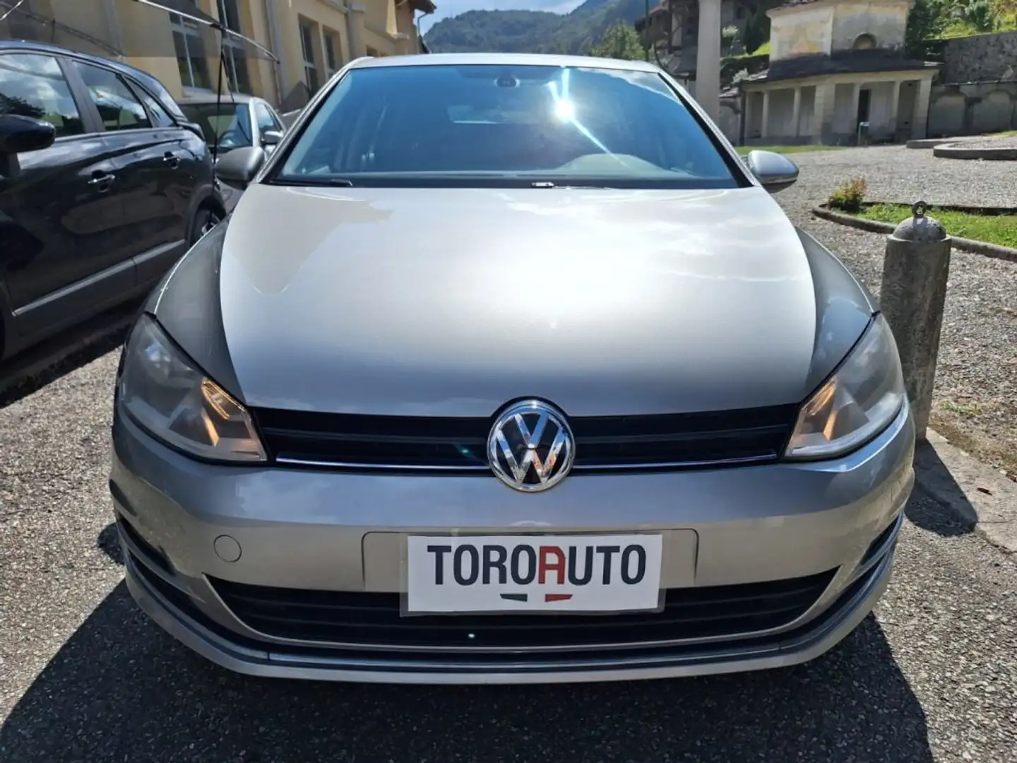 Volkswagen Golf 2.0 TDI 5p. Highline BlueMotion Technolgy UNICO PR Grigio - 2