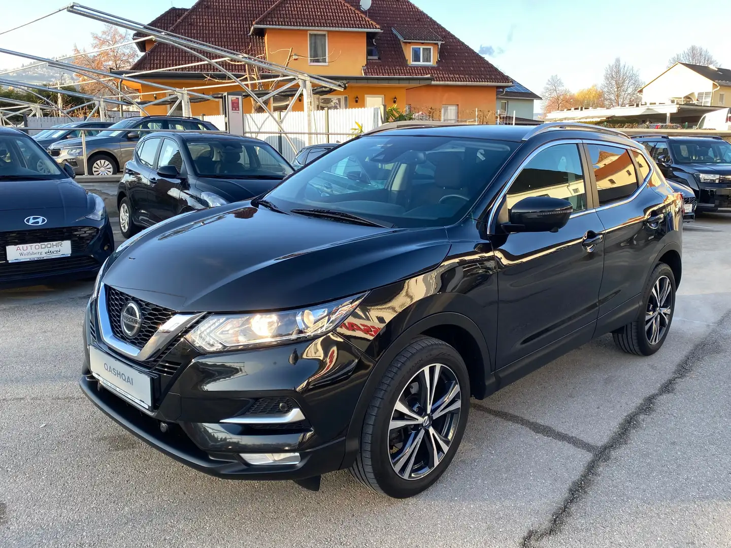 Nissan Qashqai Qashqai 1,3 DIG-T Zama Noir - 2