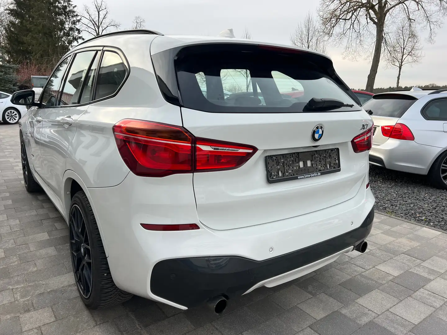 BMW X1 xDrive 25 d M Sport LED PANORAMA NAVI HEADUP AHK Weiß - 2