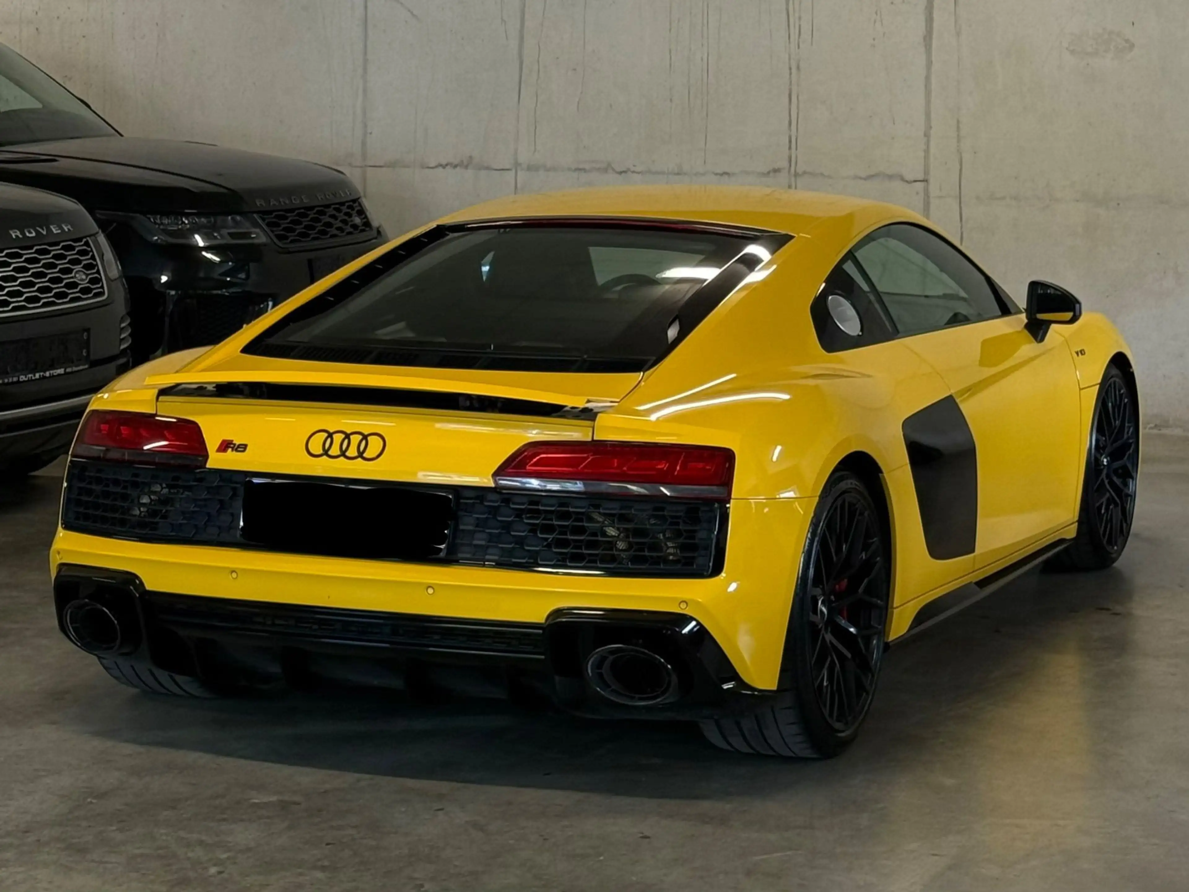 Audi R8 5.2 FSI RWD — photo 11
