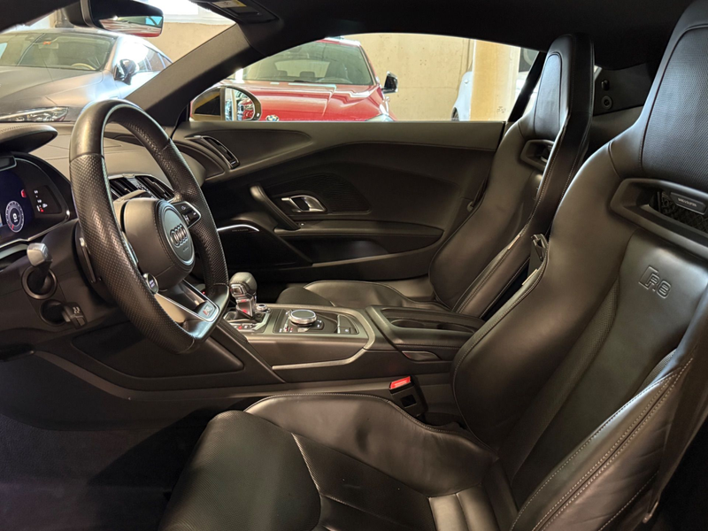Audi R8 5.2 FSI RWD — photo 10