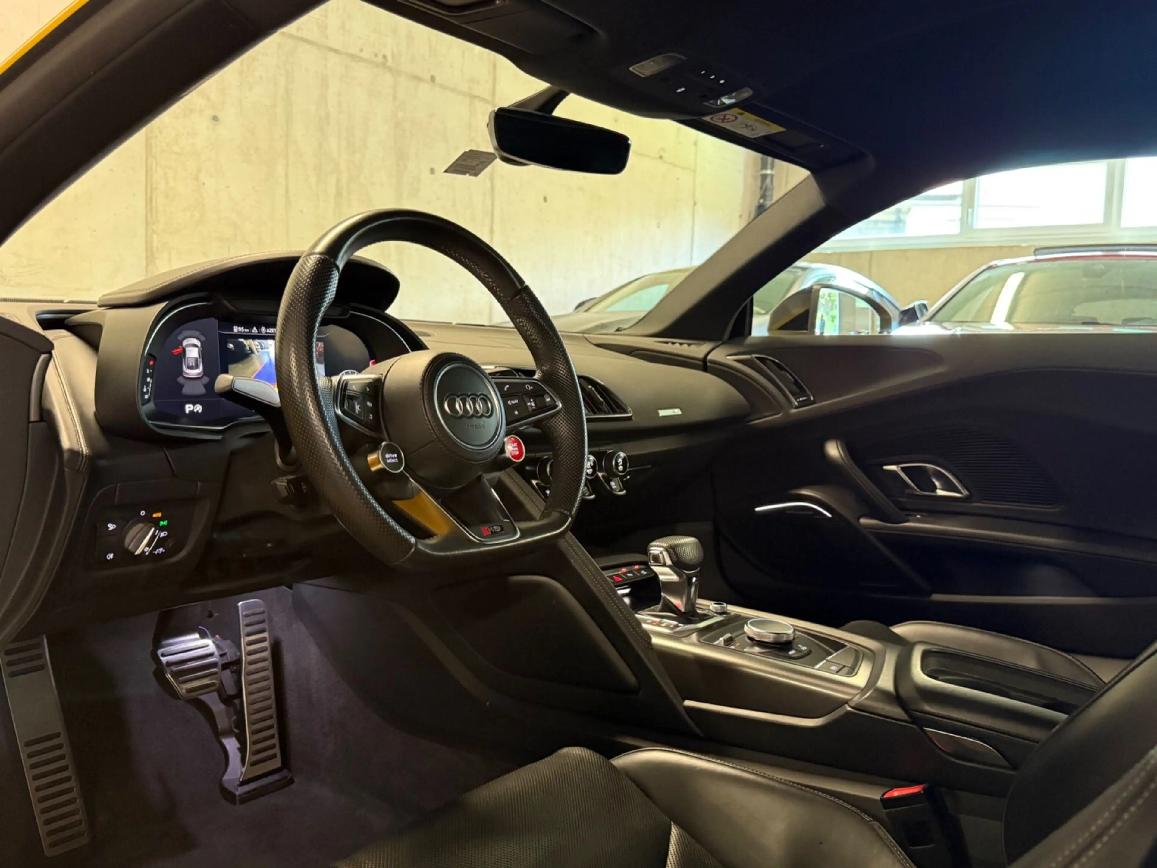 Audi R8 5.2 FSI RWD — photo 8