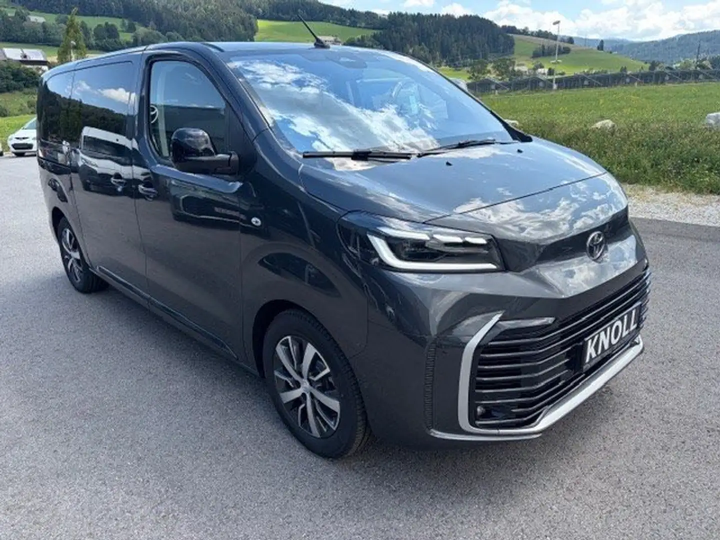 TOYOTA Proace