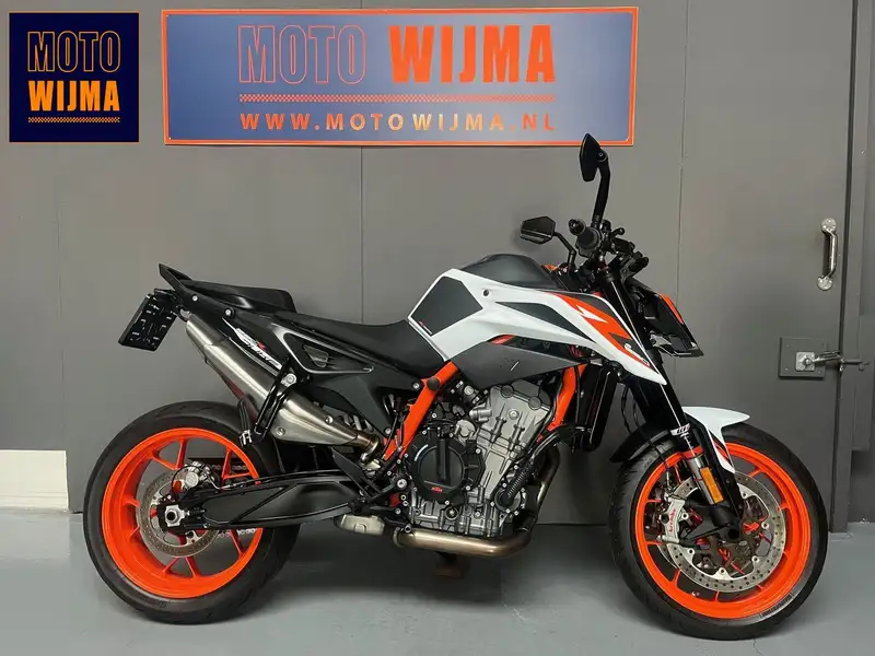 KTM 890 Duke R