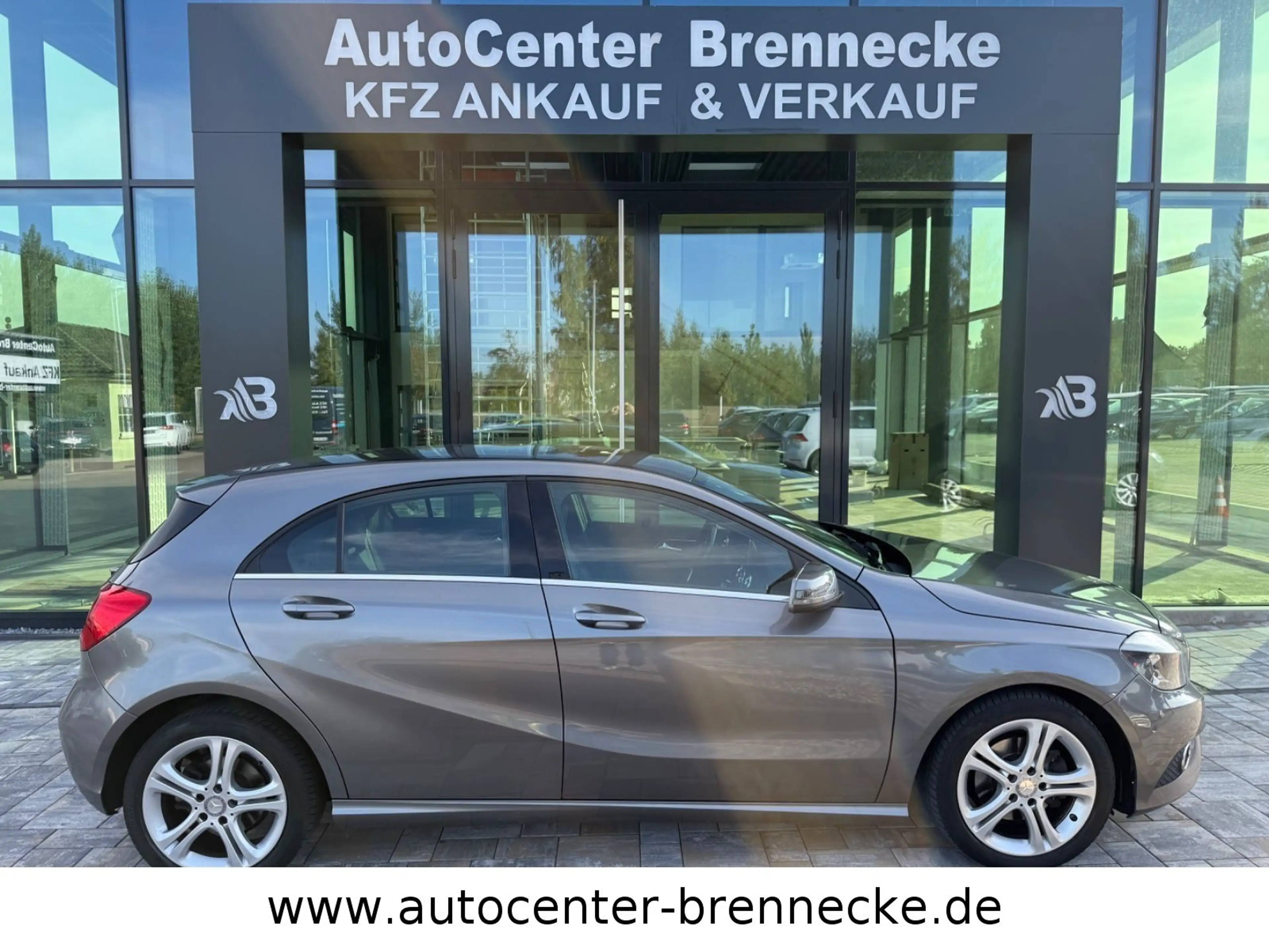 Mercedes-Benz A 180 A180 Style BlueEfficiency*8-fach bereift*PDC* — photo 8