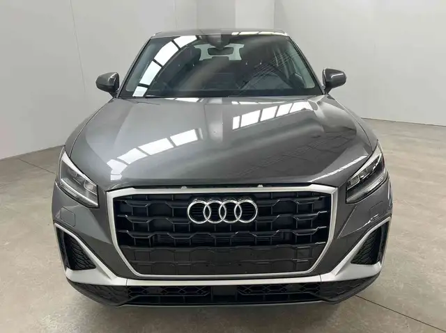 Audi Q2 view 4