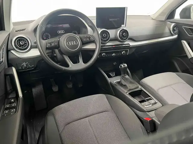 Audi Q2 view 6