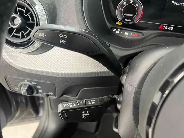 Audi Q2 view 9