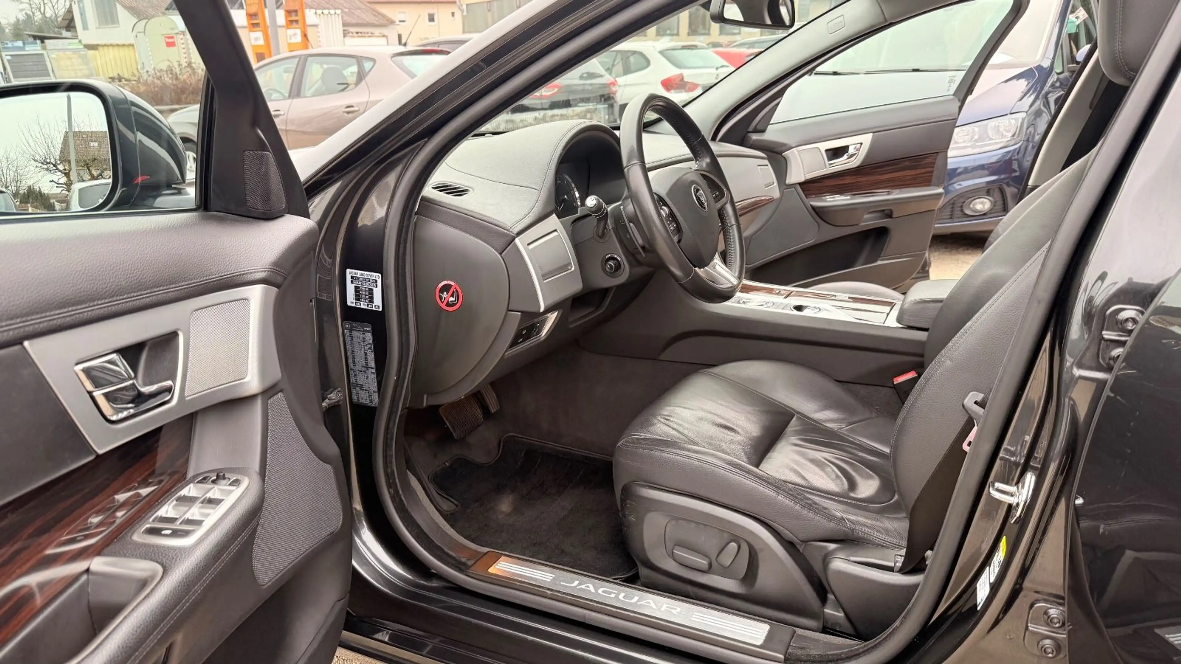 Jaguar XF Sportbrake 2.2 Diesel — photo 22