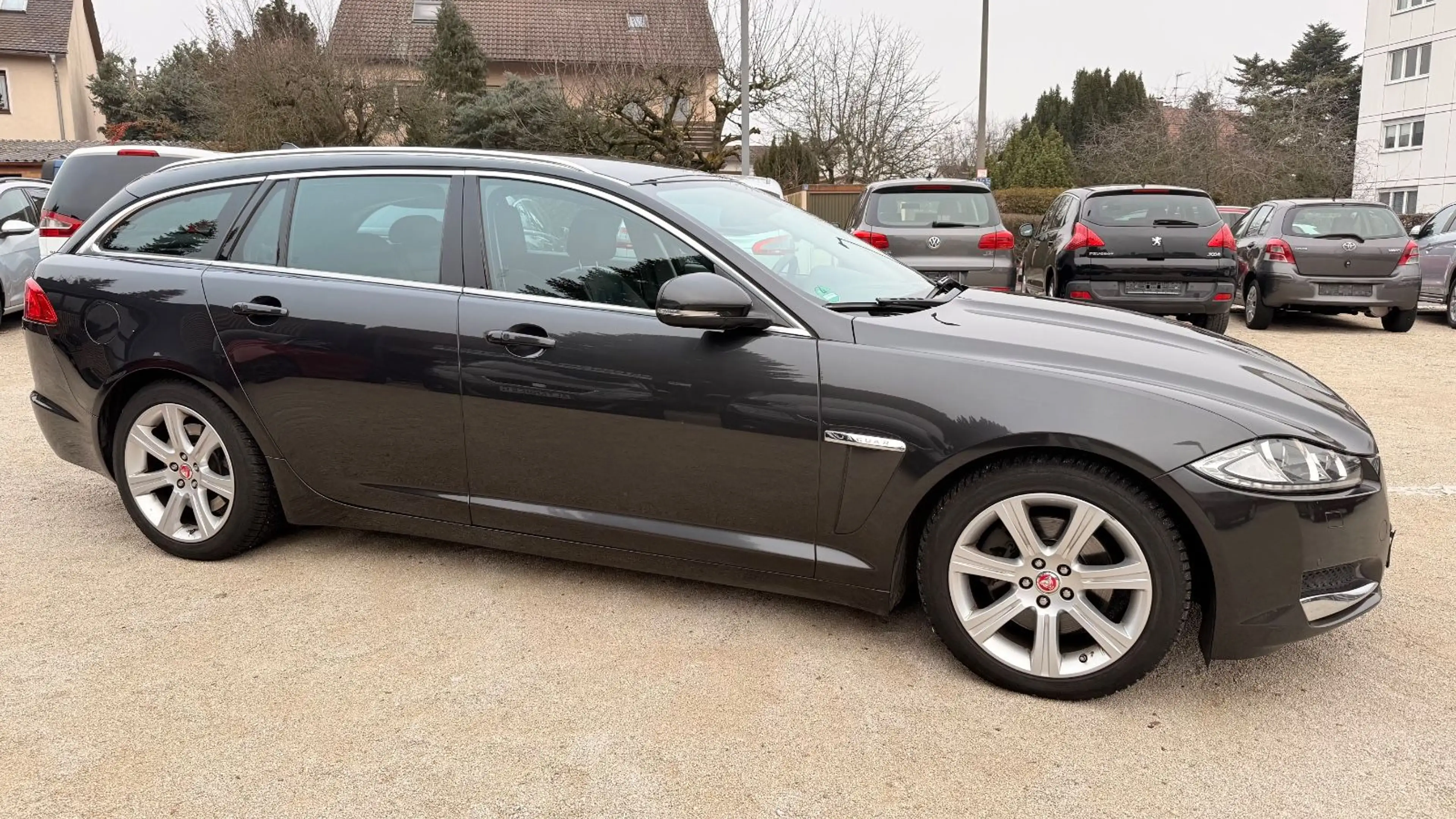 Jaguar XF Sportbrake 2.2 Diesel — photo 6