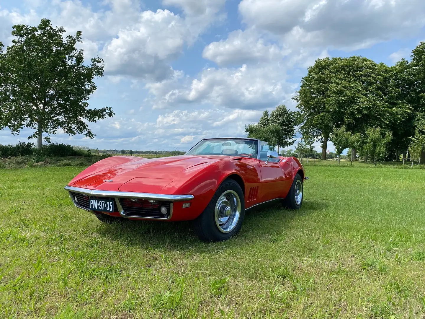Chevrolet Corvette C3 Convertible 350 PK Matching numbers Red - 1