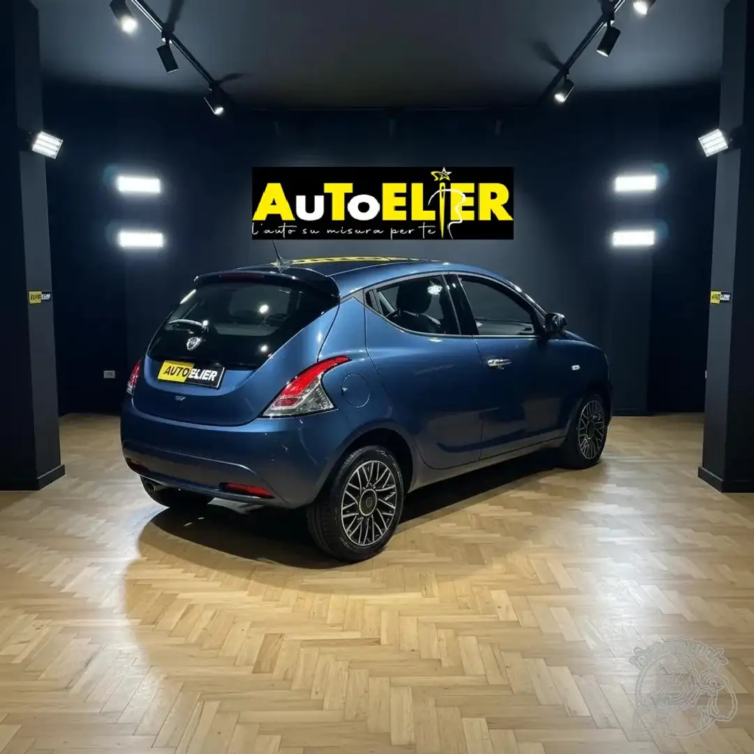 Lancia Ypsilon Ypsilon III 1.0 firefly hybrid 70cv Platino Bleu - 2
