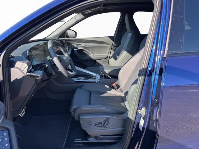 Audi Q5 view 2