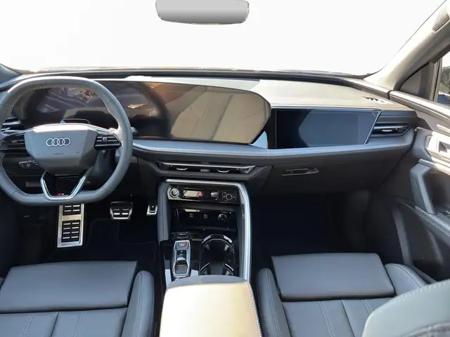 Audi Q5 view 14